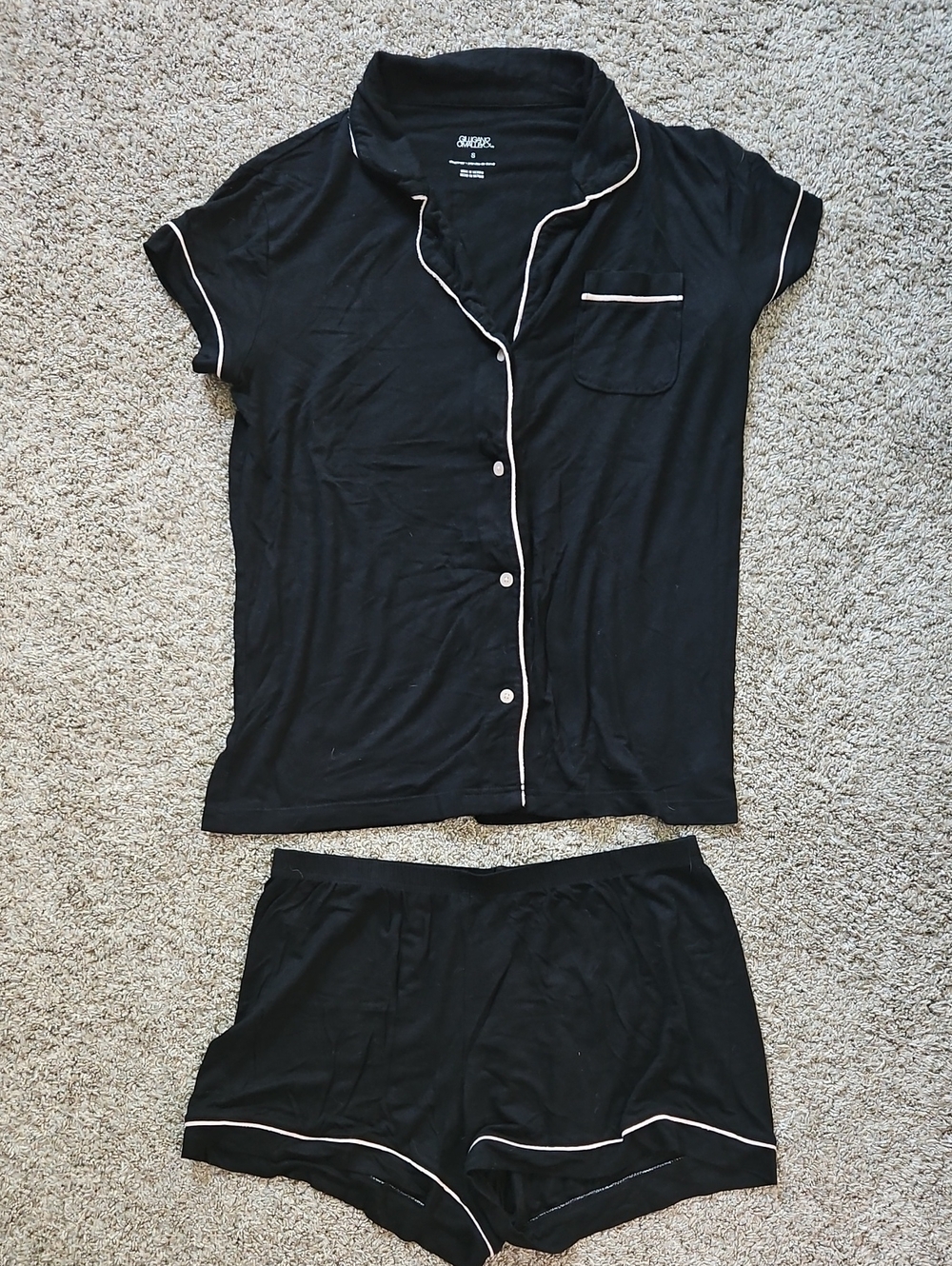 Gilligan & O'Malley Black Short-Sleeve Pajama Set With Pink Accents